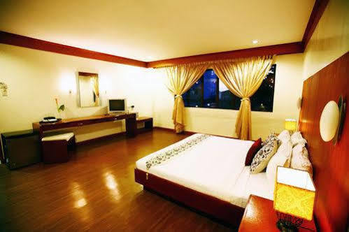 โรงแรมนากาแลนด์ ภายนอก รูปภาพ